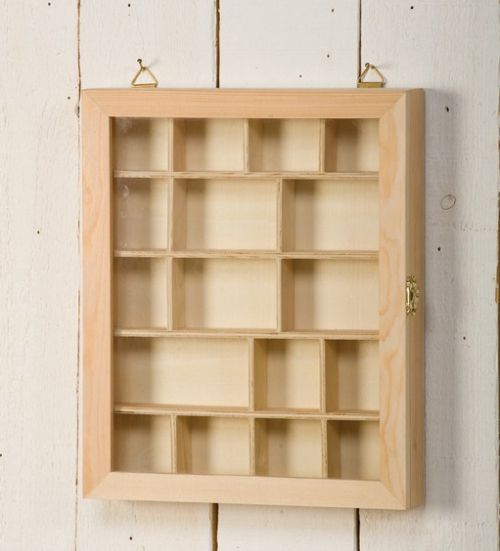 ARTEMIO DISPLAY BOX - Дървена кутия етажерка със стъкло 23 х 28 х 4 см